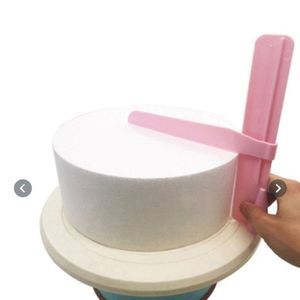 Cake Smoother Finisher / Easy & Simple Cake Decorating Tool - Pink & NWT - HMN1‎